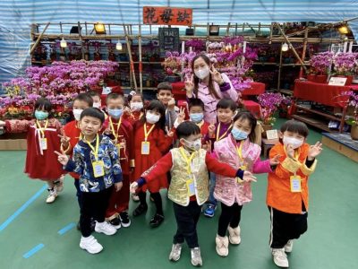 高班學生逛年宵市場