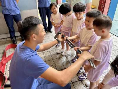 K3 students visited the Lei Muk Shue Fire Station